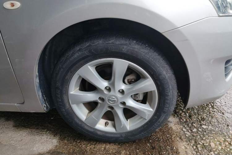 Used Nissan Tiida 2011 1.6L CVT Comfort Model Right Front Wheel Hub