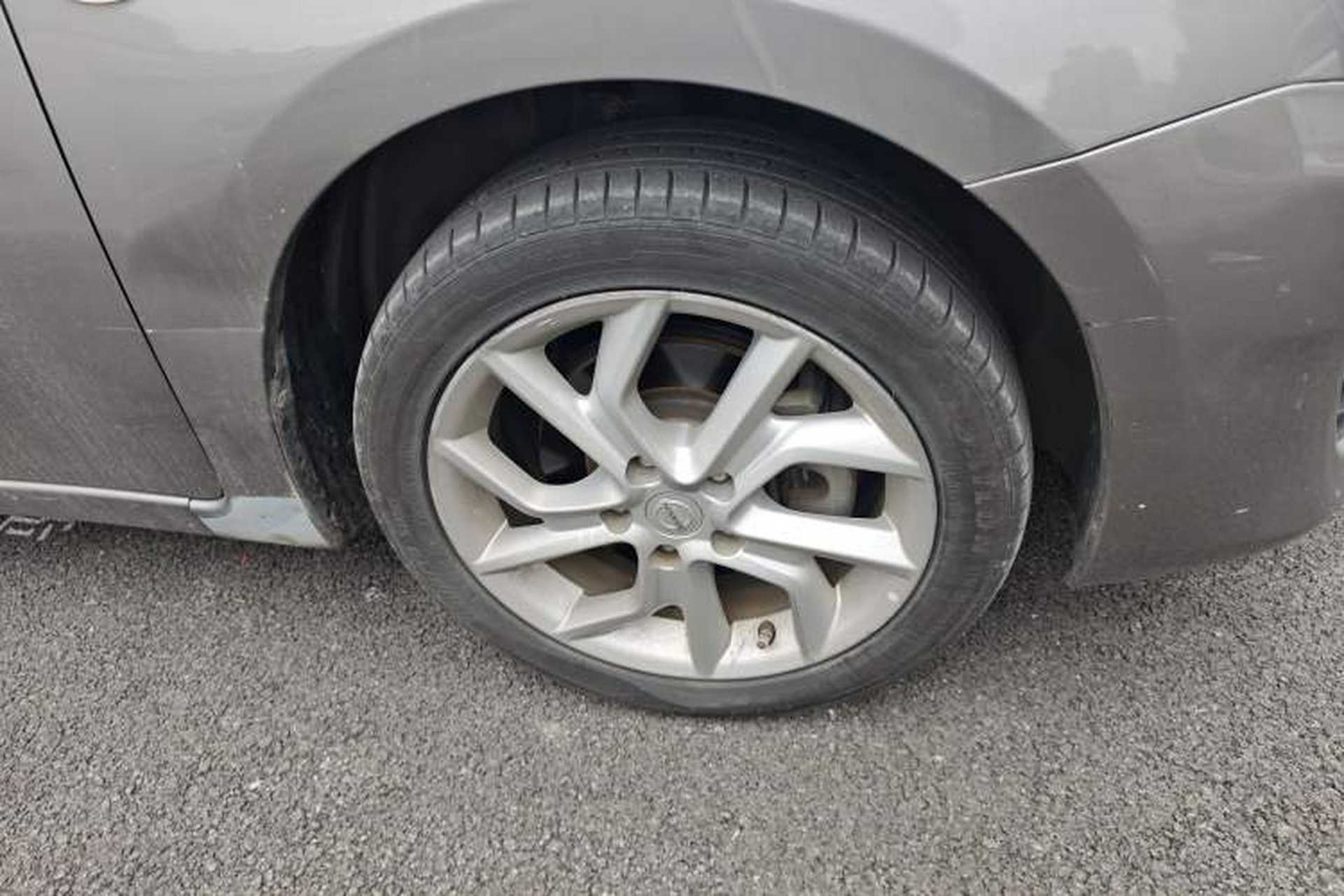 Used Nissan Tiida 2011 1.6T Manual Xuan Dong Edition Right Front Wheel Hub
