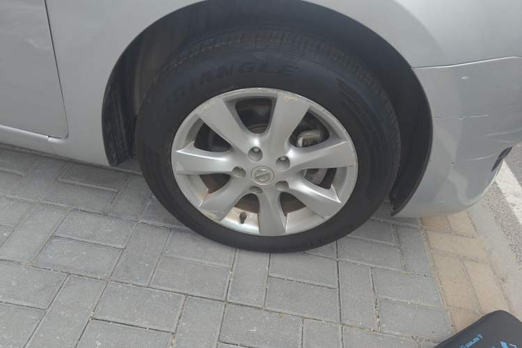 Used Nissan Tiida 2011 1.6L CVT Comfort Model Right Front Wheel Hub