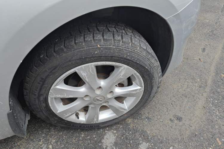 Used Nissan Tiida 2011 1.6L CVT Comfort Model Right Front Wheel Hub