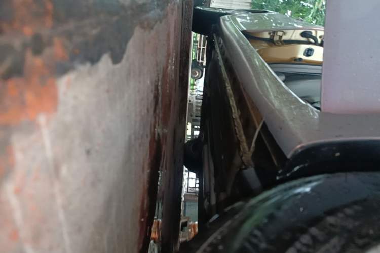 Used Nissan Tiida 2011 1.6L CVT Smart Version Right Side Sill