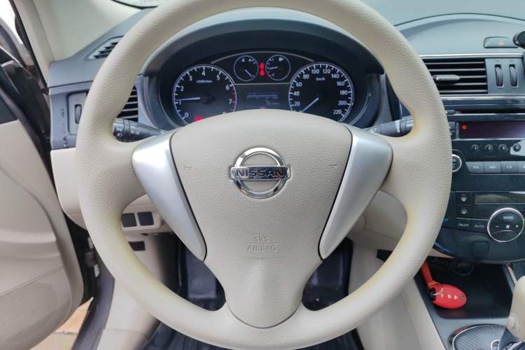 Used Nissan Tiida 2011 1.6L CVT Smart Version Steering Wheel