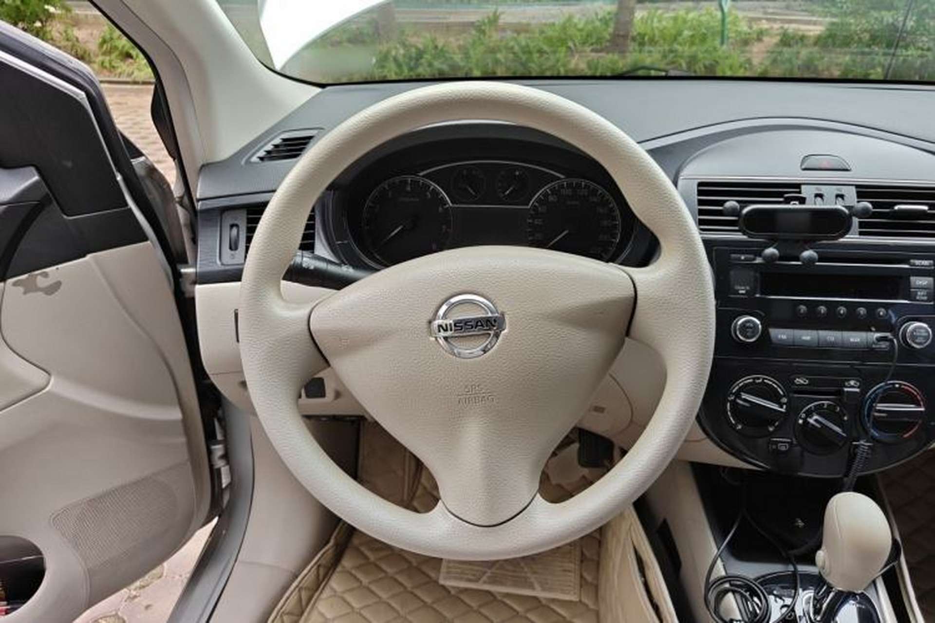 Used Nissan Tiida 2011 1.6L CVT Comfort Model Steering Wheel