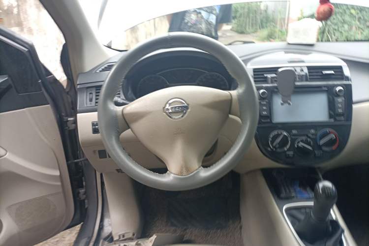 Used Nissan Tiida 2011 1.6L Manual Comfort Edition Steering Wheel