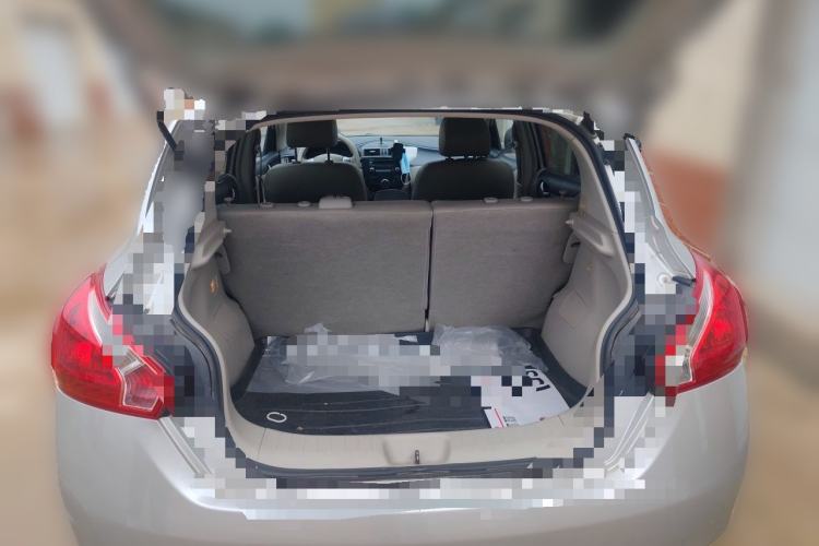 Used Nissan Tiida 2011 1.6L Manual Smart Version Trunk