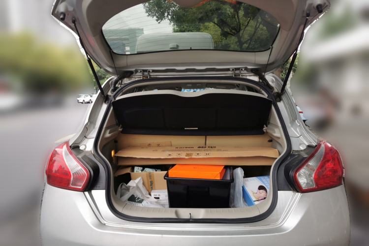 Used Nissan Tiida 2011 1.6L CVT Comfort Model Trunk