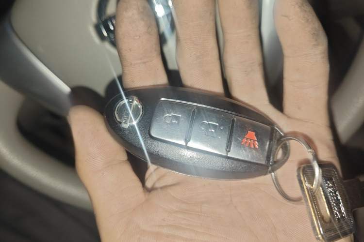 Used Nissan Tiida 2011 1.6L CVT Smart Version Vehicle Key