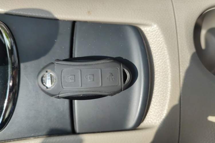 Used Nissan Tiida 2011 1.6L CVT Smart Version Vehicle Key