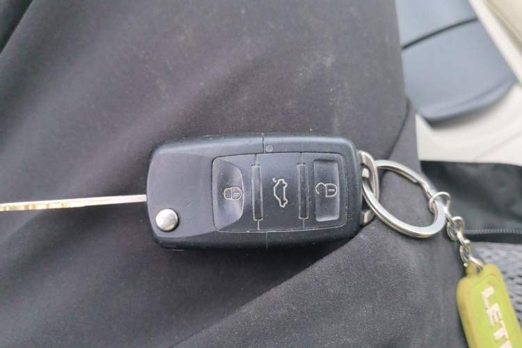 Used Nissan Tiida 2011 1.6L CVT Smart Version Vehicle Key
