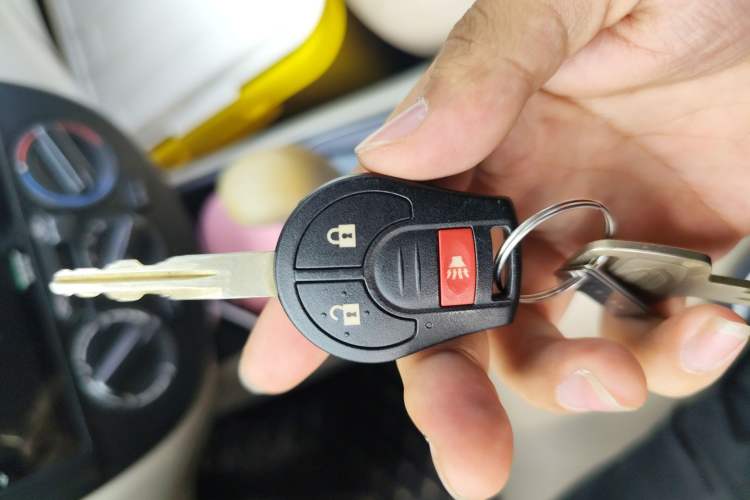 Used Nissan Tiida 2011 1.6L CVT Comfort Model Vehicle Key