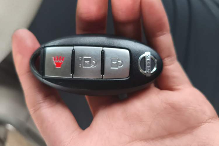 Used Nissan Tiida 2011 1.6L CVT Smart Version Vehicle Key