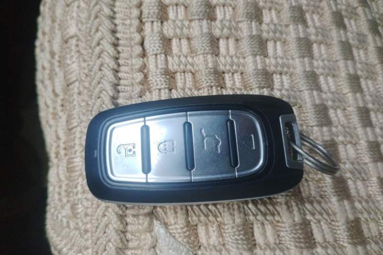 Used Nissan Tiida 2011 1.6L CVT Smart Version Vehicle Key