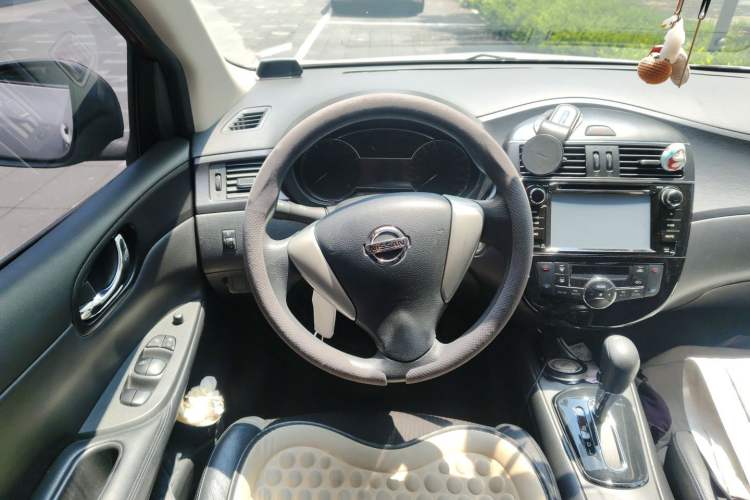 Used Nissan Tiida 2011 1.6L CVT Smart Version Steering Wheel