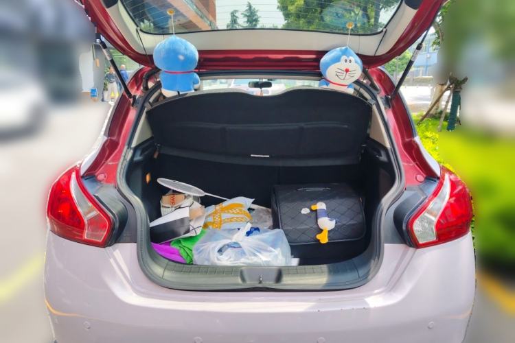 Used Nissan Tiida 2011 1.6L CVT Smart Version Trunk