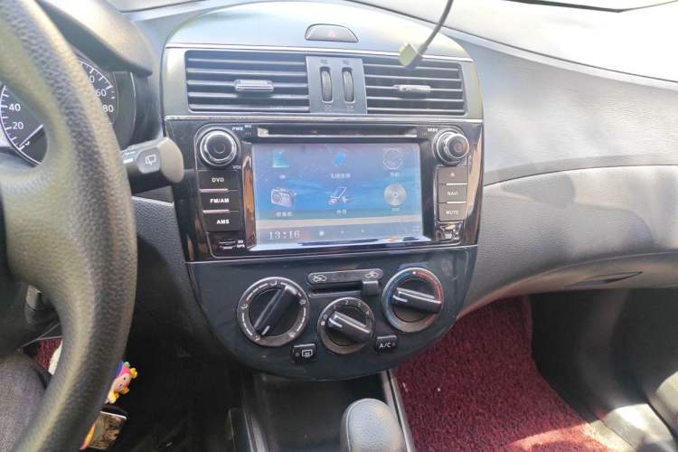 Used Nissan Tiida 2011 1.6L CVT Comfort Model Audio And AC Panel