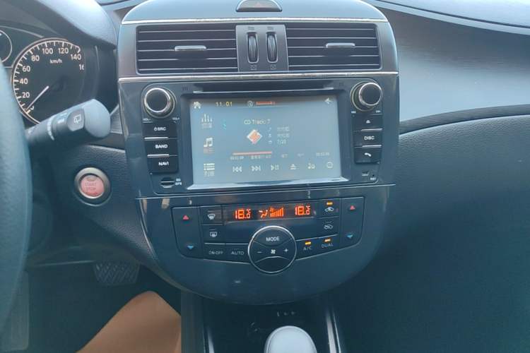 Used Nissan Tiida 2011 1.6L CVT Smart Version Audio And AC Panel