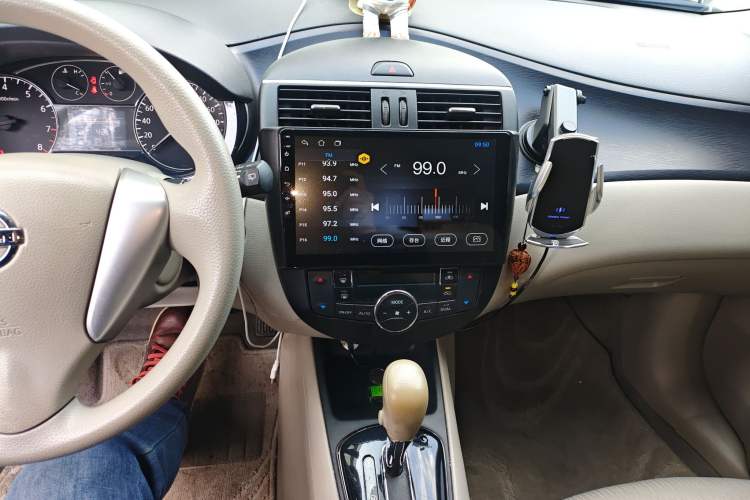 Used Nissan Tiida 2011 1.6L CVT Comfort Model Audio And AC Panel