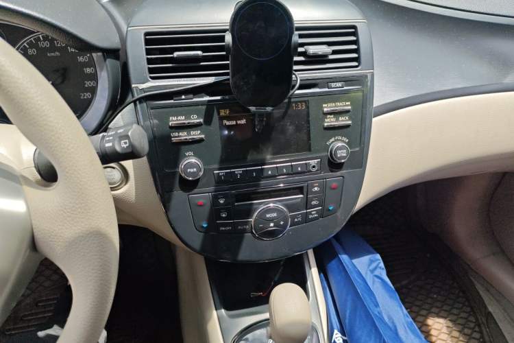 Used Nissan Tiida 2011 1.6L CVT Smart Version Audio And AC Panel