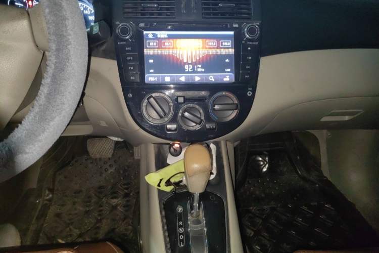 Used Nissan Tiida 2011 1.6L CVT Comfort Model Audio And AC Panel