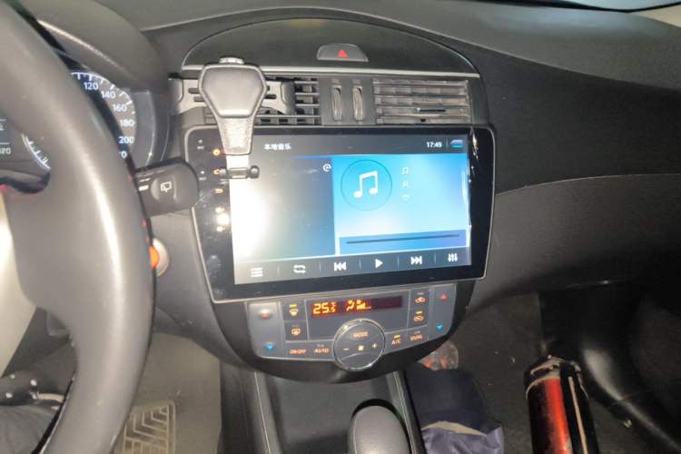 Used Nissan Tiida 2011 1.6L CVT Smart Version Audio And AC Panel