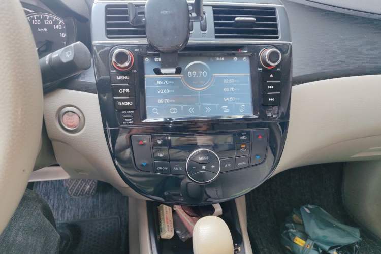 Used Nissan Tiida 2011 1.6L CVT Smart Version Audio And AC Panel