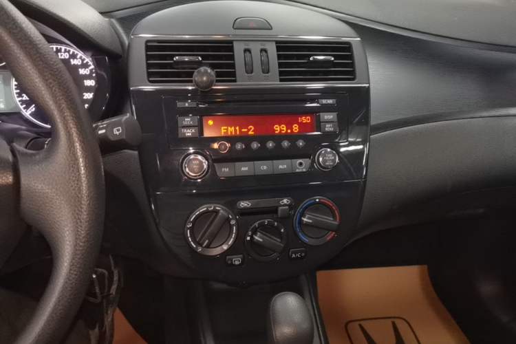 Used Nissan Tiida 2011 1.6L CVT Comfort Model Audio And AC Panel