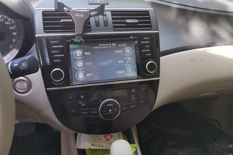 Used Nissan Tiida 2011 1.6L CVT Comfort Model Audio And AC Panel