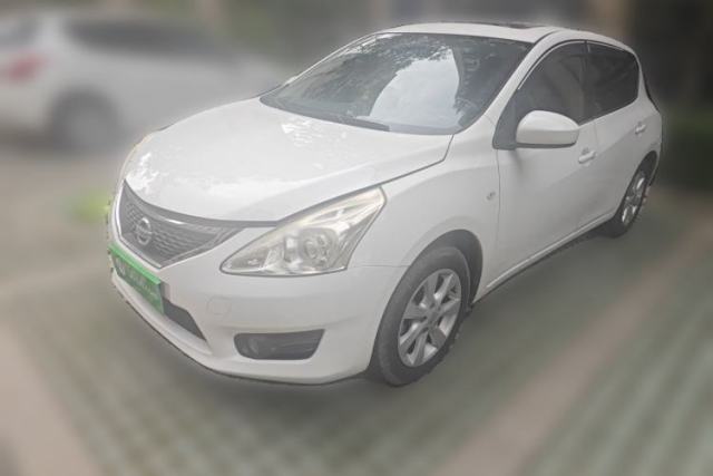 Ojetý Nissan Tiida 2011 1.6L CVT Smart Version