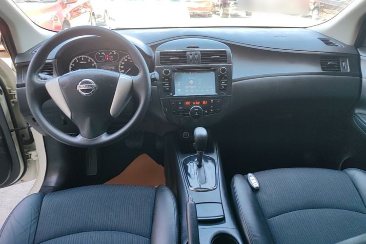 Used Nissan Tiida 2011 1.6L CVT Smart Version Center Console