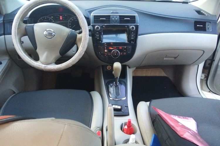 Used Nissan Tiida 2011 1.6L CVT Smart Version Center Console