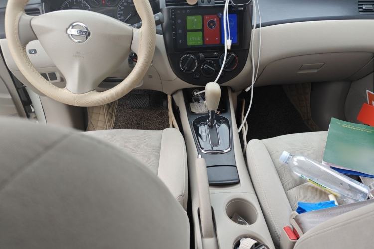 Used Nissan Tiida 2011 1.6L CVT Comfort Model Center Console