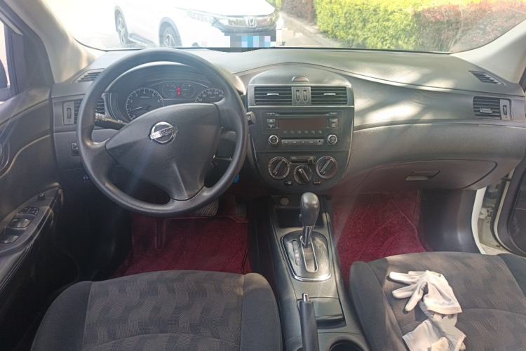Used Nissan Tiida 2011 1.6L CVT Comfort Model Center Console