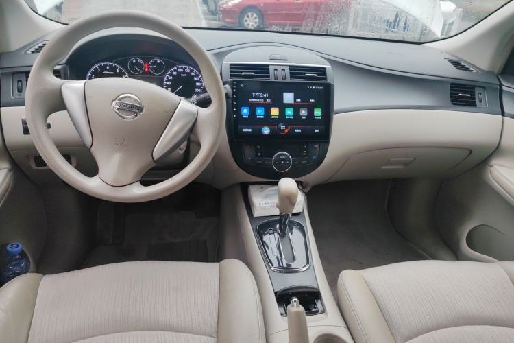 Used Nissan Tiida 2011 1.6L CVT Smart Version Center Console