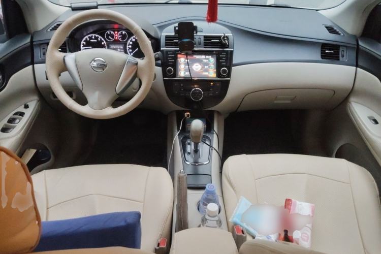 Used Nissan Tiida 2011 1.6L CVT Smart Version Center Console