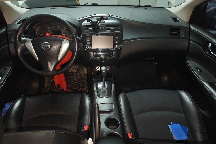 Used Nissan Tiida 2011 1.6L CVT Smart Version Center Console