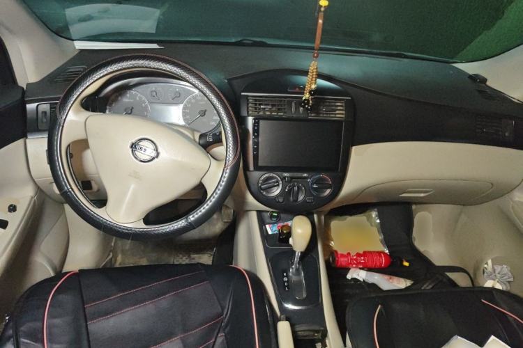 Used Nissan Tiida 2011 1.6L CVT Comfort Model Center Console