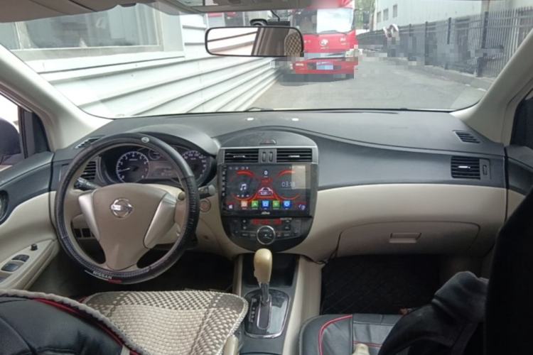 Used Nissan Tiida 2011 1.6L CVT Smart Version Center Console