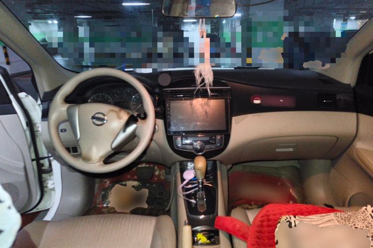 Used Nissan Tiida 2011 1.6L CVT Smart Version Center Console