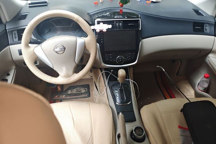 Used Nissan Tiida 2011 1.6L CVT Smart Version Center Console