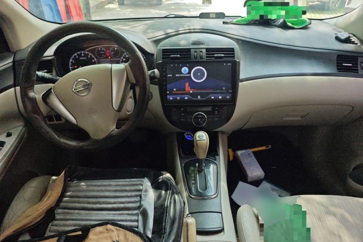 Used Nissan Tiida 2011 1.6L CVT Smart Version Center Console