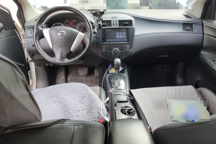 Used Nissan Tiida 2011 1.6L CVT Smart Version Center Console