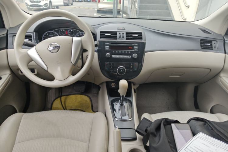 Used Nissan Tiida 2011 1.6L CVT Smart Version Center Console