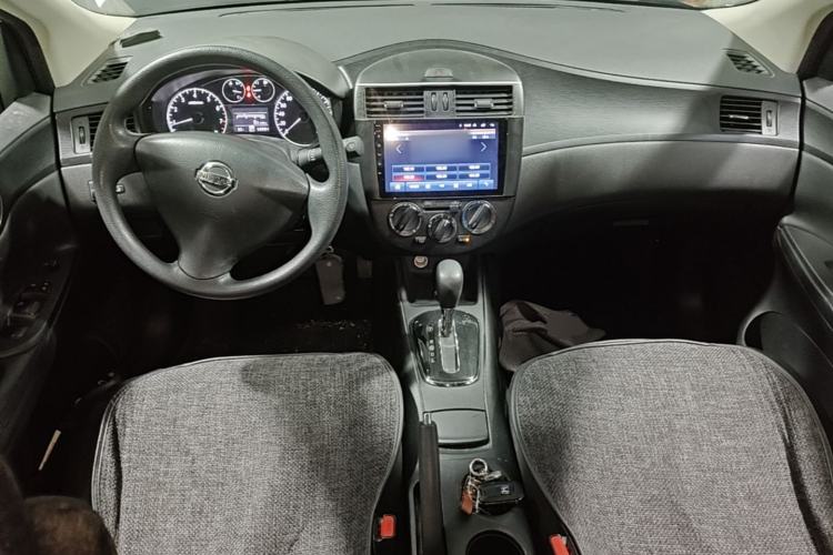 Used Nissan Tiida 2011 1.6L CVT Comfort Model Center Console