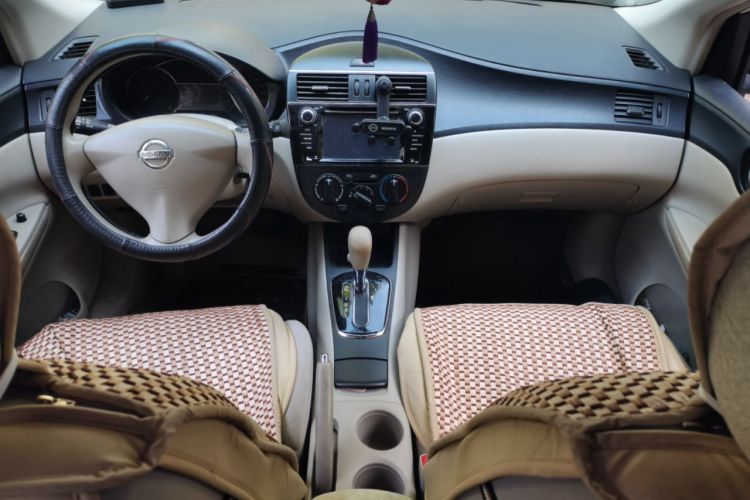 Used Nissan Tiida 2011 1.6L CVT Comfort Model Center Console
