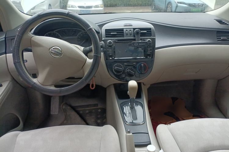Used Nissan Tiida 2011 1.6L CVT Comfort Model Center Console