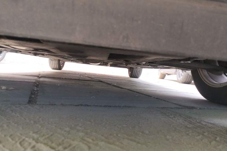 Used Nissan Tiida 2011 1.6L Manual Smart Version Chassis Front