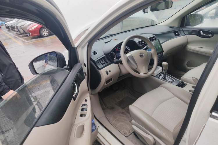 Used Nissan Tiida 2011 1.6L CVT Smart Version Driver Seat