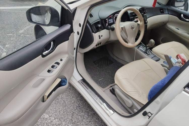 Used Nissan Tiida 2011 1.6L CVT Smart Version Driver Seat