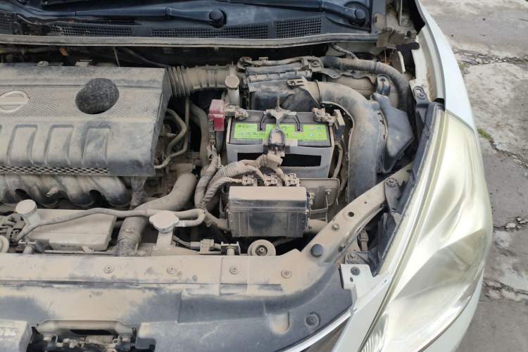 Used Nissan Tiida 2011 1.6L CVT Smart Version Engine Bay Left