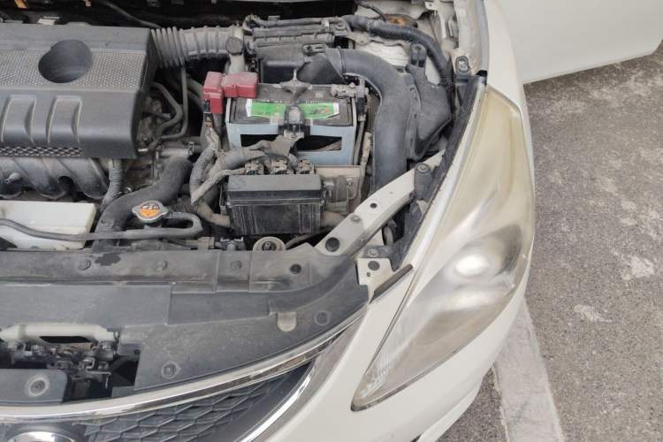 Used Nissan Tiida 2011 1.6L CVT Smart Version Engine Bay Left